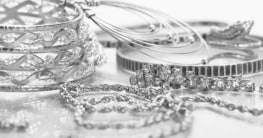 Silberschmuck (depositphotos.com)